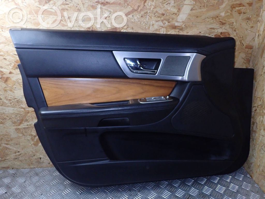Jaguar XF X250 Boczki / Poszycie drzwi przednich 
