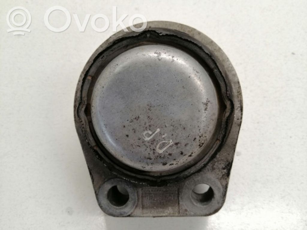 Ford Mondeo Mk III Engine mount bracket 