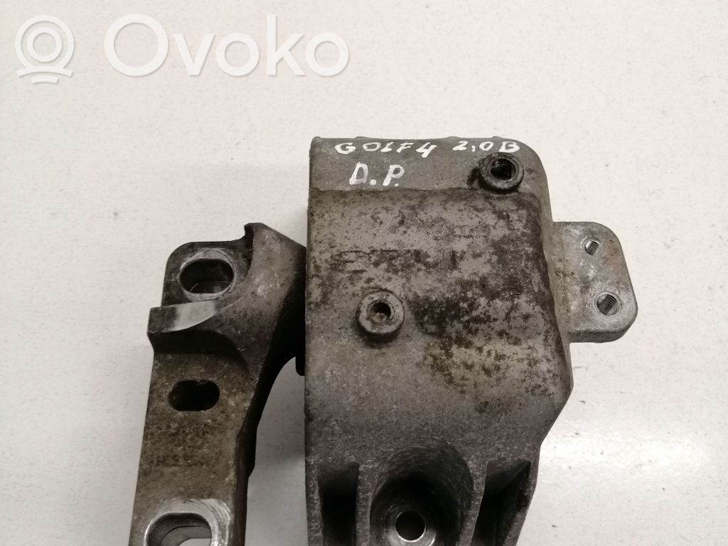 Volkswagen Golf IV Engine mount bracket 