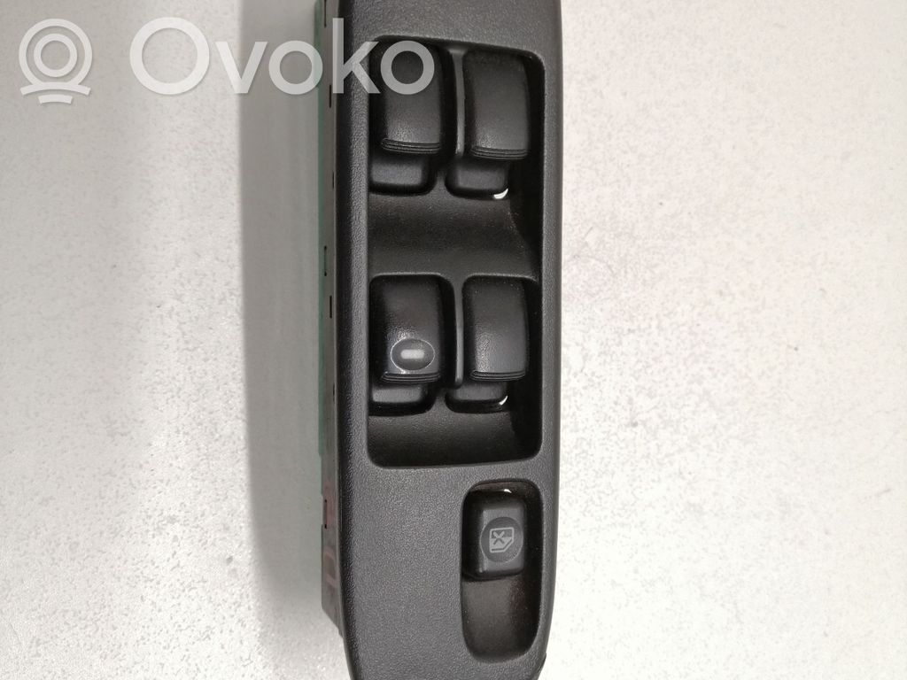 Mitsubishi Pajero Electric window control switch 