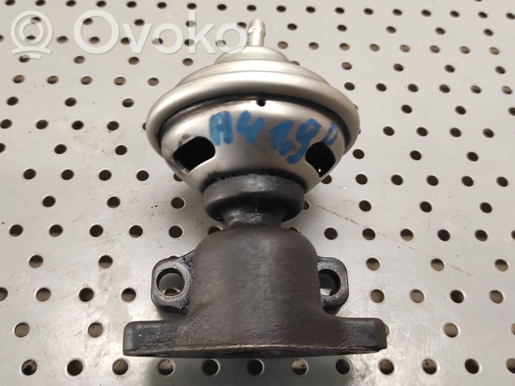 Audi A4 S4 B5 8D Zawór EGR 