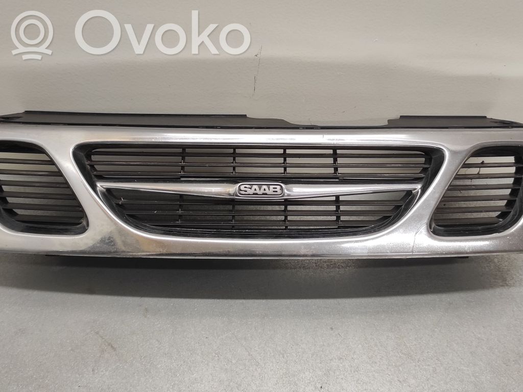 Front grill   4677191