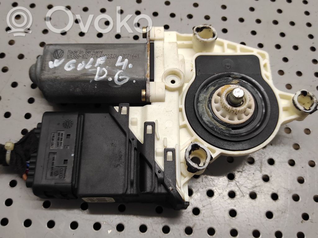 Volkswagen Golf IV Silniczek podnoszenia szyby drzwi tylnych 