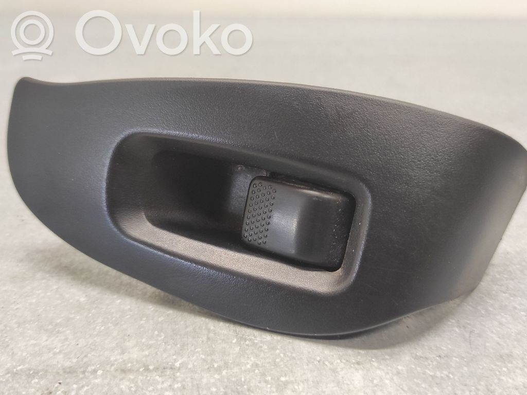 Subaru Legacy Electric window control switch 