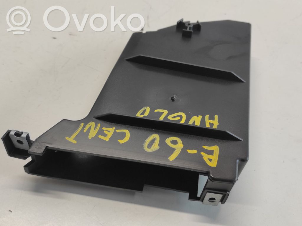 BMW 5 E60 E61 Kita panelės detalė 