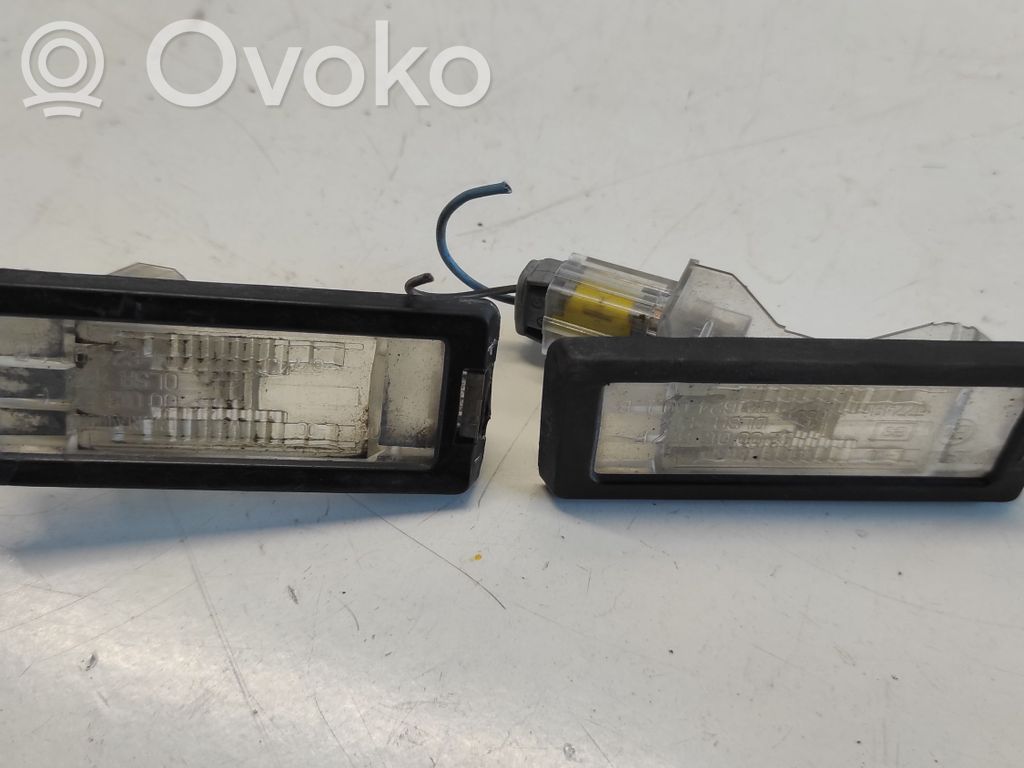 Renault Scenic II -  Grand scenic II Lampa oświetlenia tylnej tablicy rejestracyjnej 