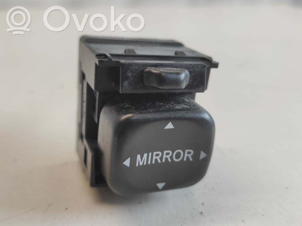 Toyota Yaris Wing mirror switch 