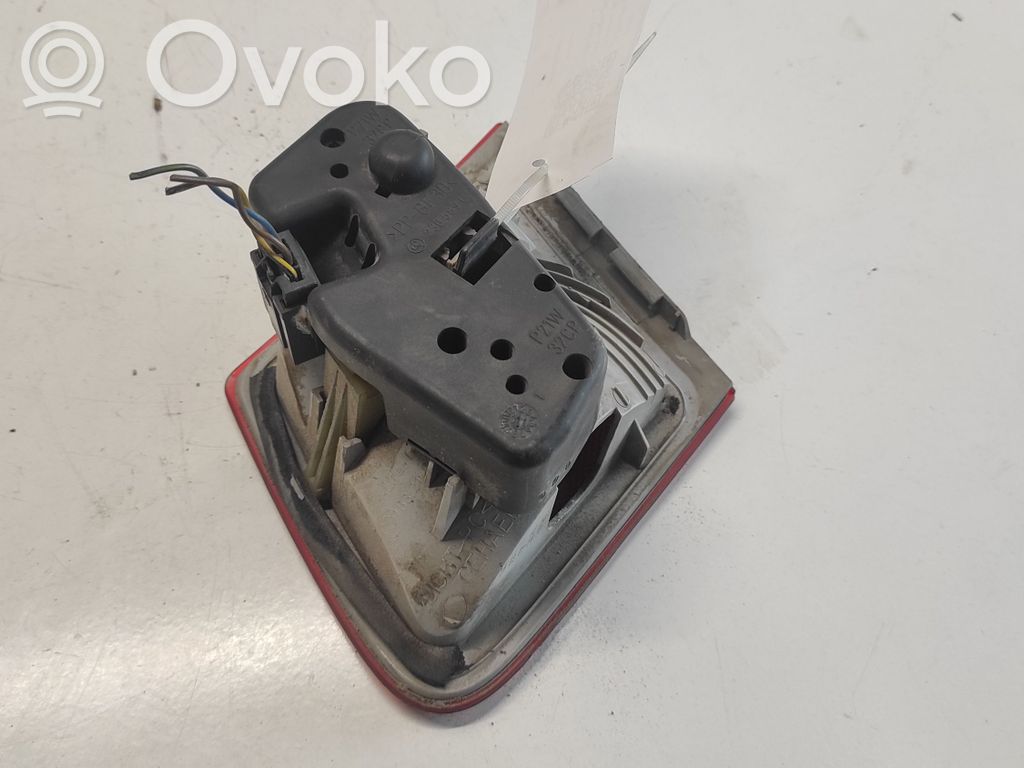 BMW 3 E46 Aizmugurējais lukturis pārsegā 