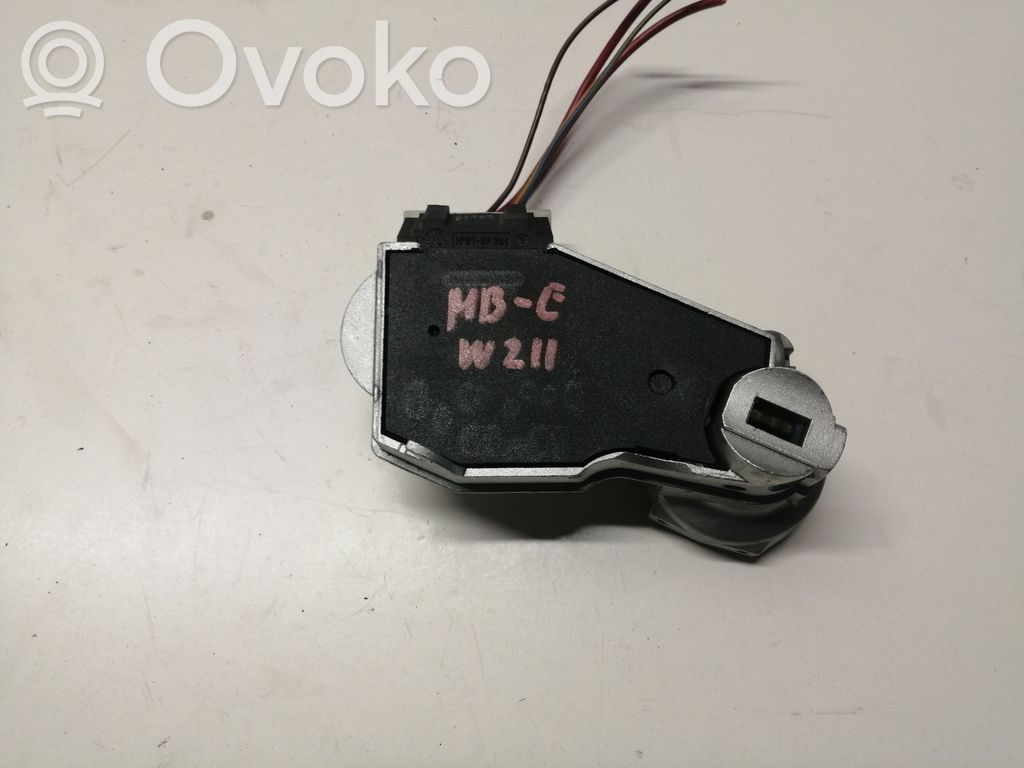 Mercedes-Benz E W211 Steering wheel lock 