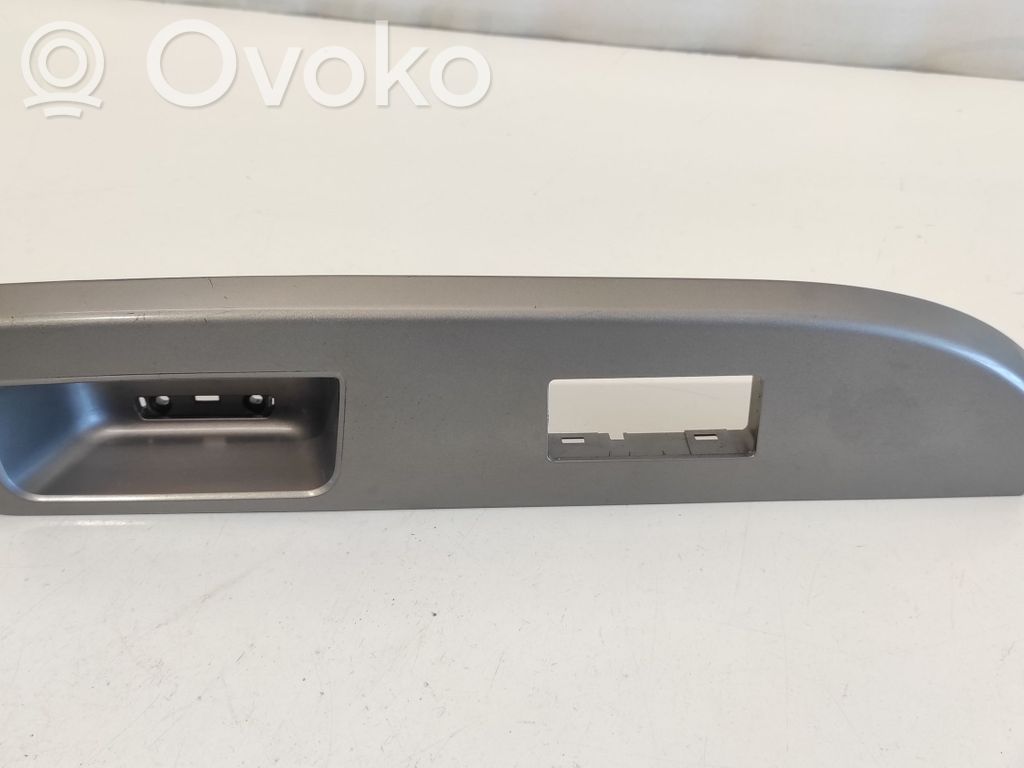 Chrysler Sebring (JS) Front door window switch trim 