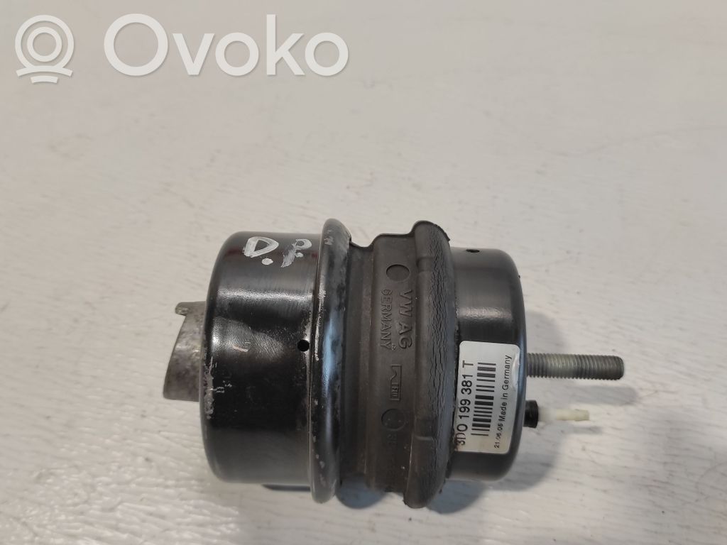 Volkswagen Phaeton Engine mount bracket 
