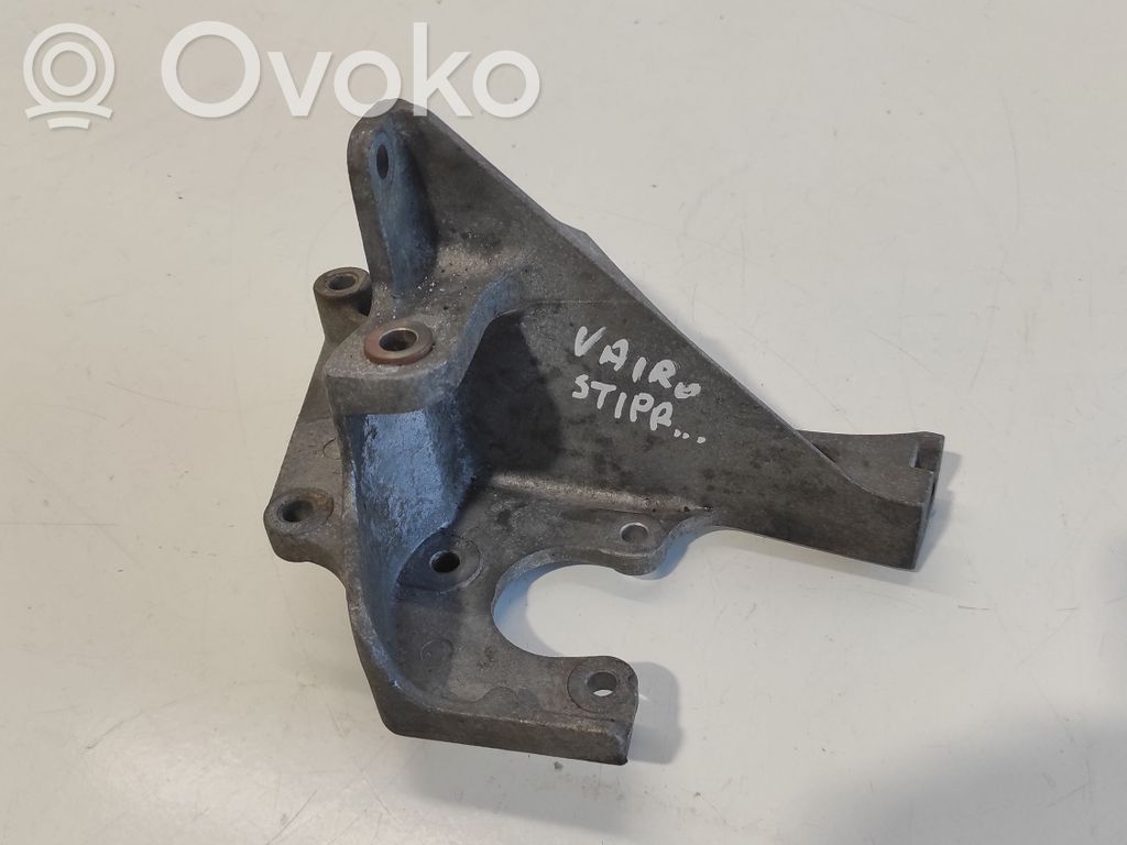 Power steering pump mounting bracket