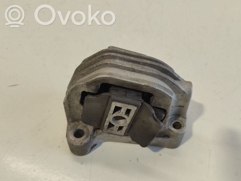 Volvo S80 Engine mount bracket 