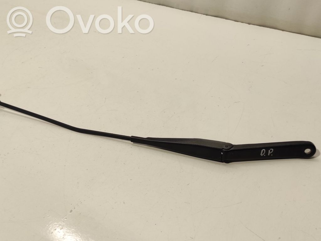 Ford Focus Front wiper blade arm 