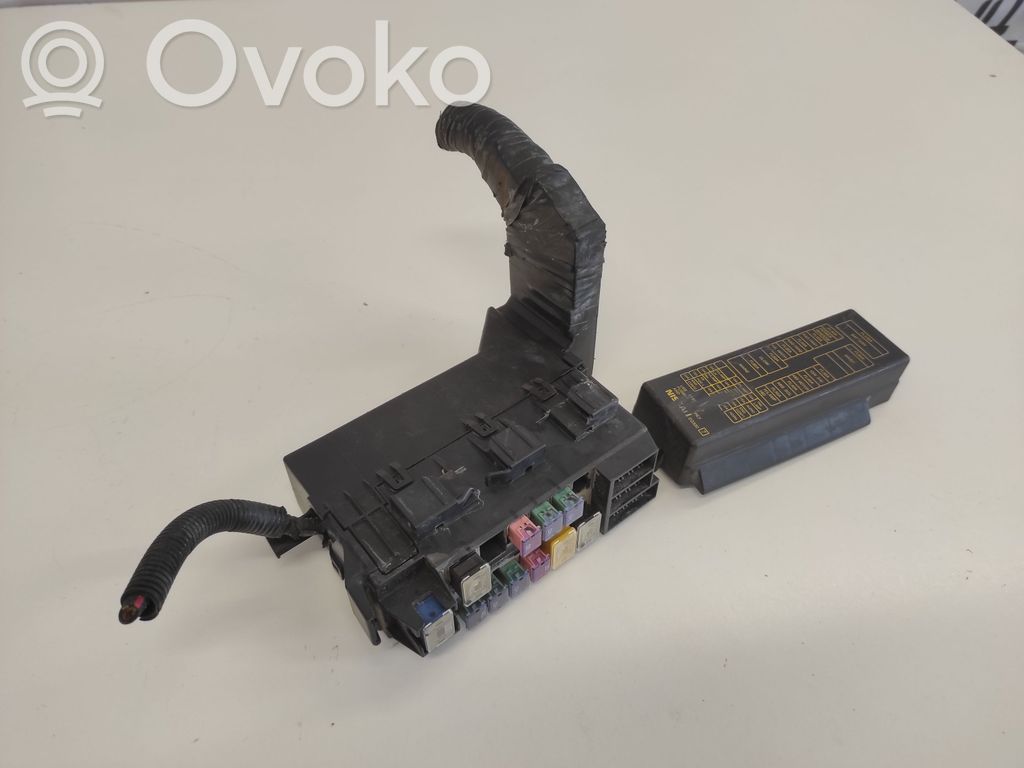 Nissan X-Trail T30 Fuse box set 