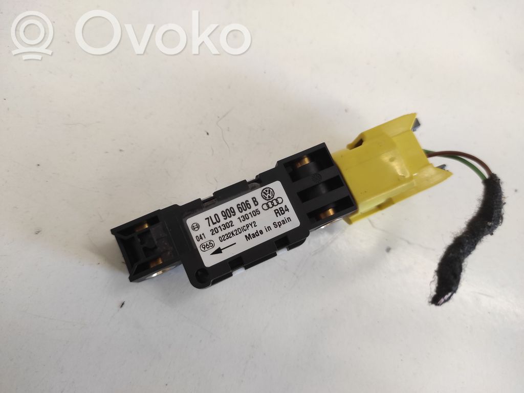 Volkswagen Touareg I Airbag deployment crash/impact sensor 