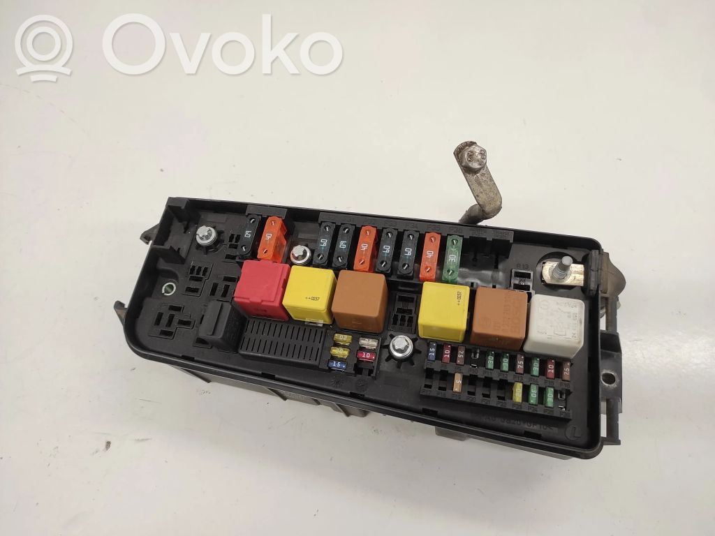 Opel Vectra C Drošinātāju bloks 