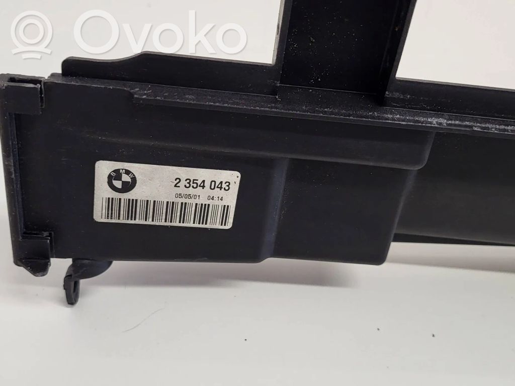Radiator mount bracket   2354043