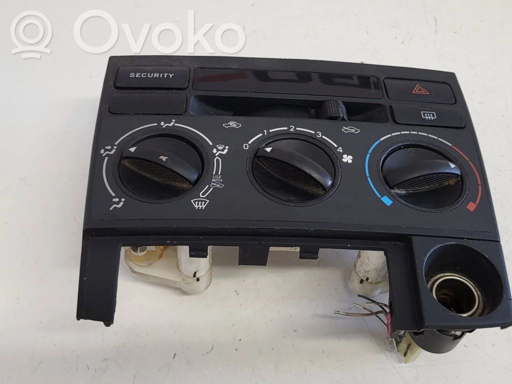 Toyota Corolla Verso E121 Climate control unit 