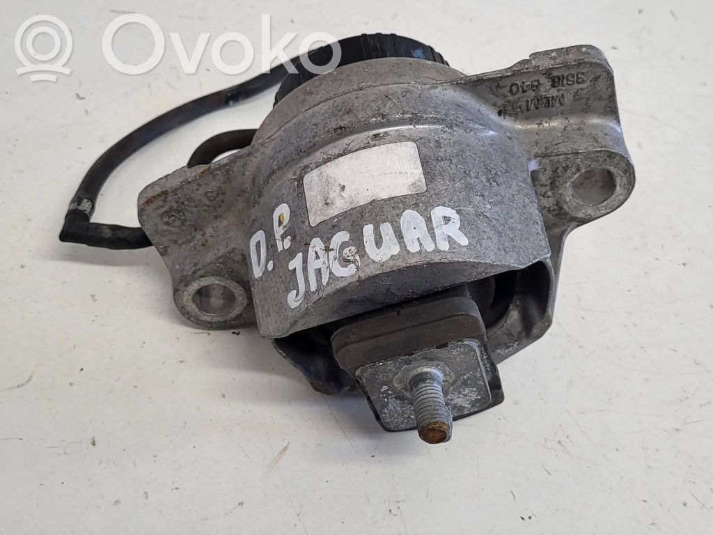 Jaguar XE Engine mount bracket 