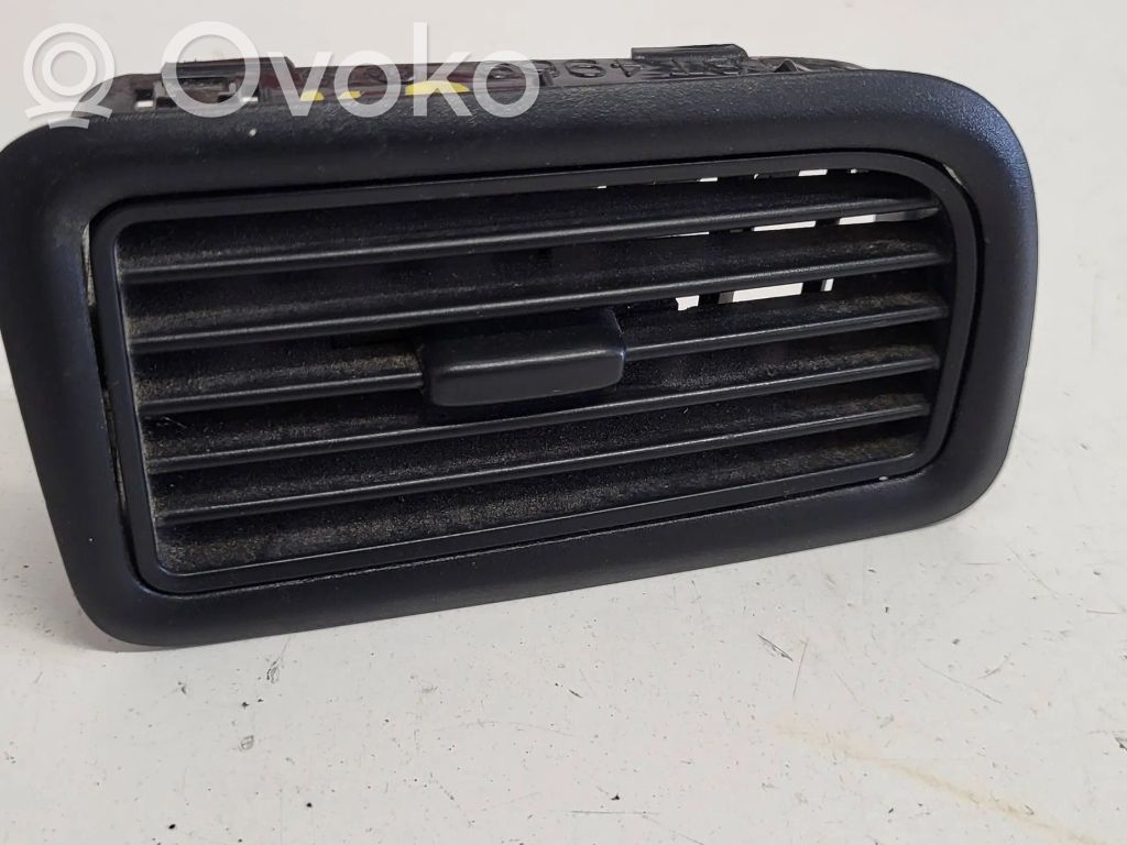 Fiat Doblo Centrinės oro grotelės 