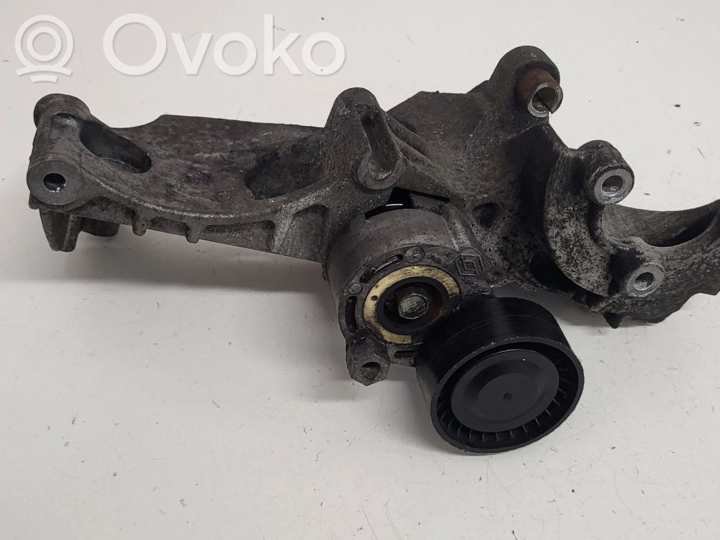 Renault Kangoo I Engine mounting bracket 
