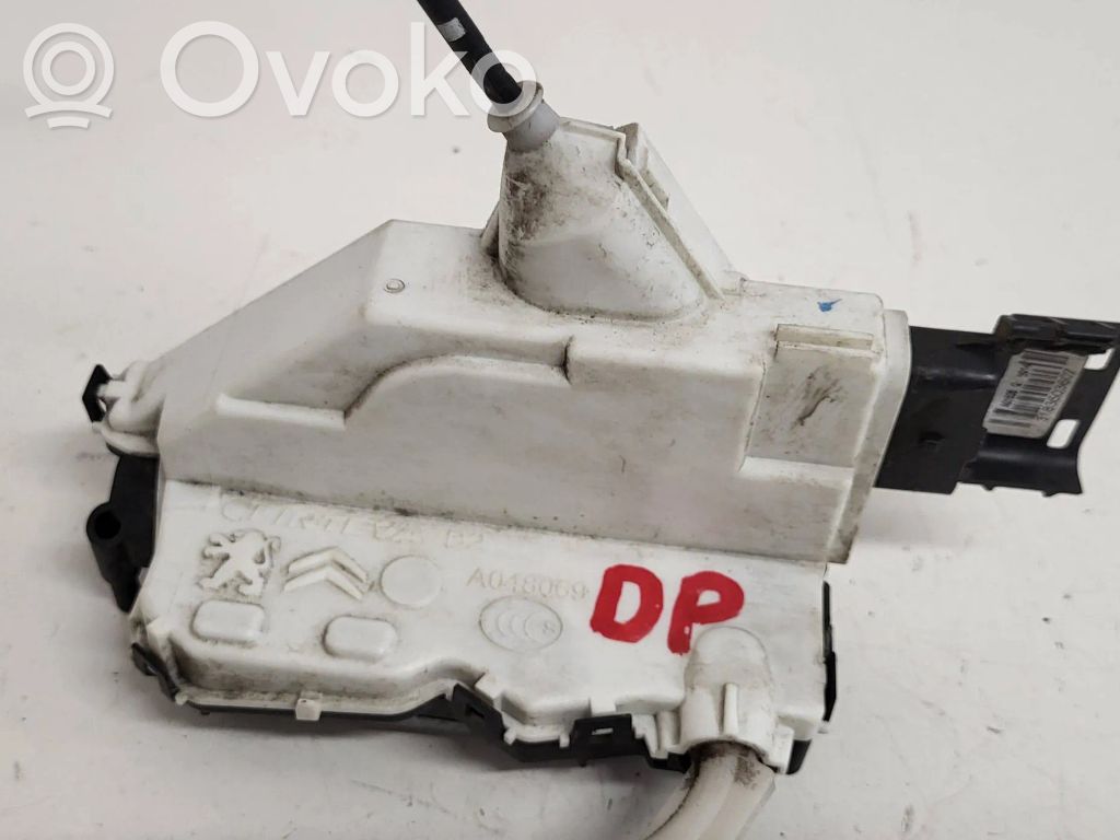 Citroen C3 Front door lock 