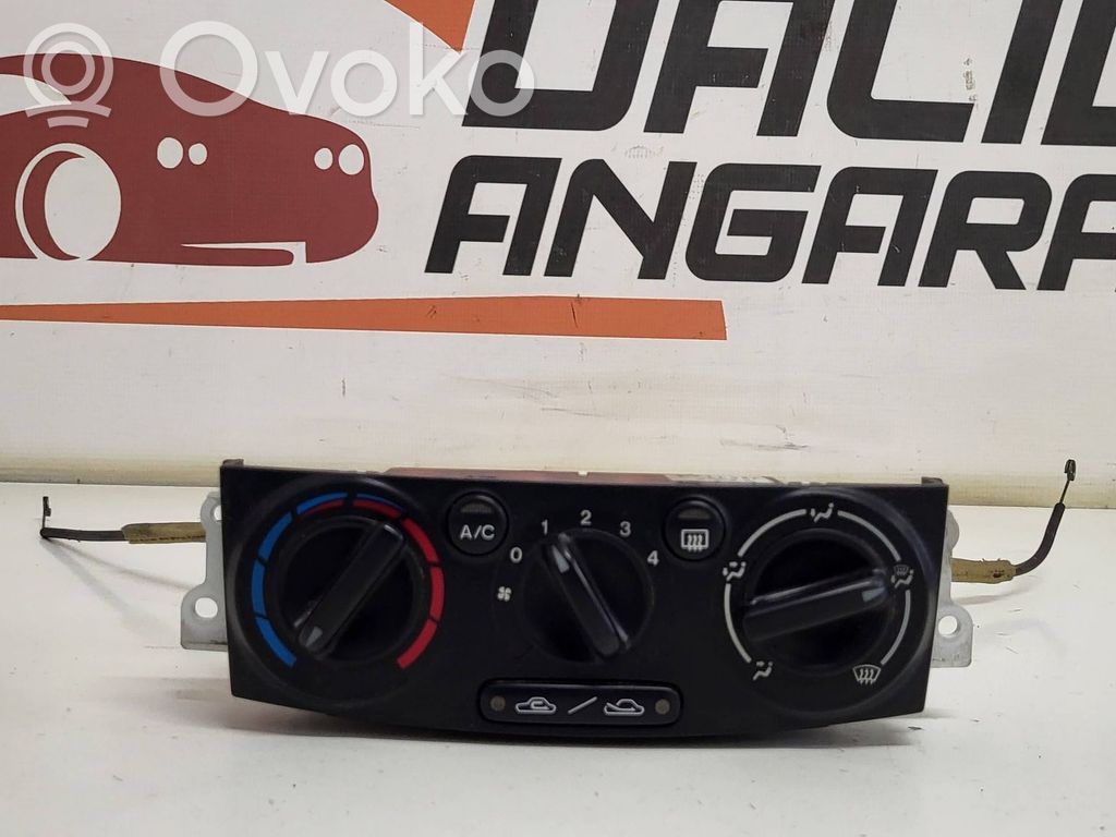 Mazda MPV II LW Climate control unit 