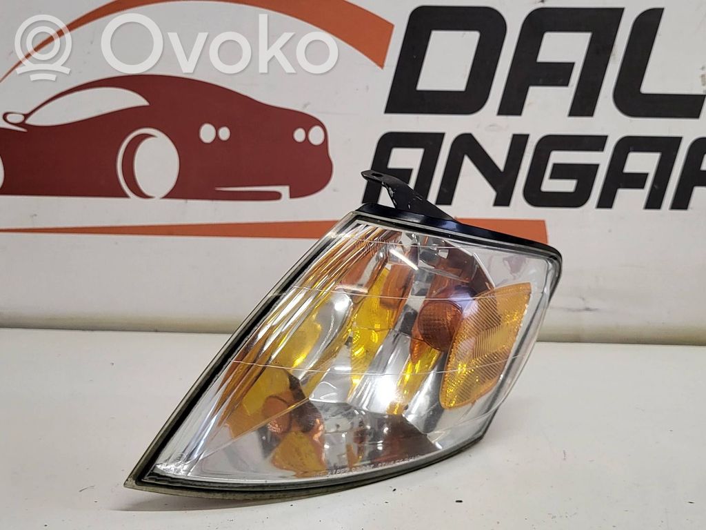 Mazda MPV II LW Front indicator light 