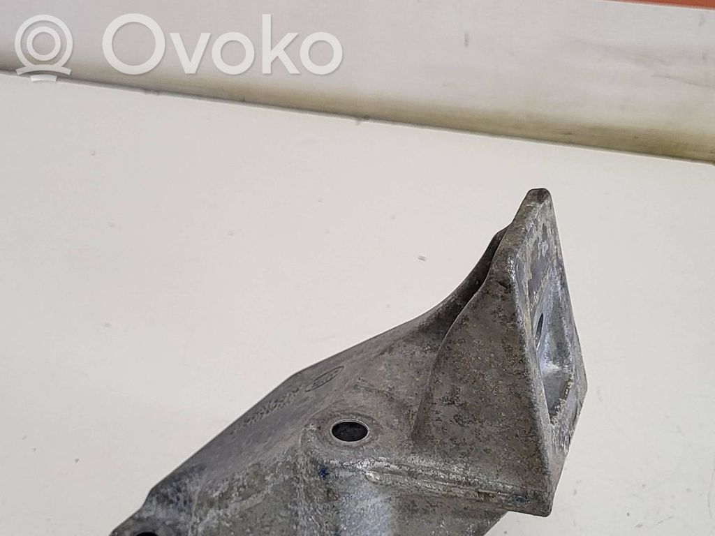 Land Rover Range Rover Sport L494 Engine mounting bracket 