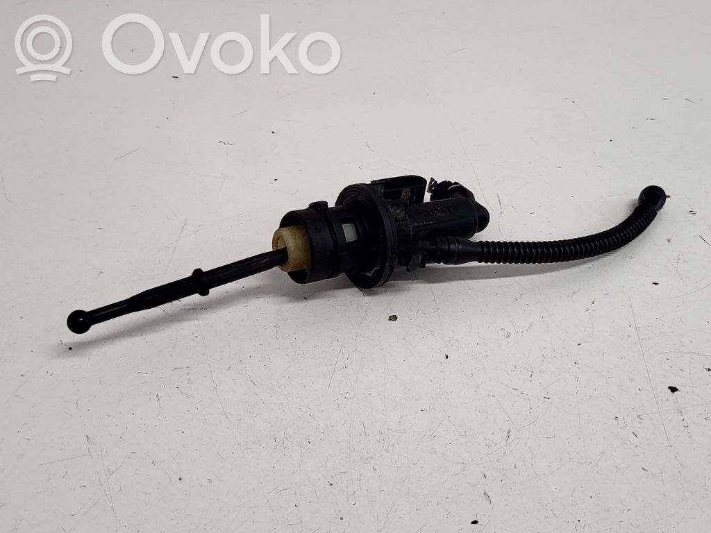 Volkswagen PASSAT B7 Główny cylinder sprzęgła 