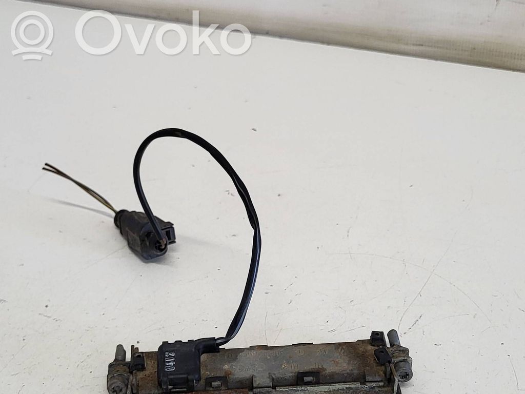 Volkswagen PASSAT B5.5 Bagāžnieka rokturis 