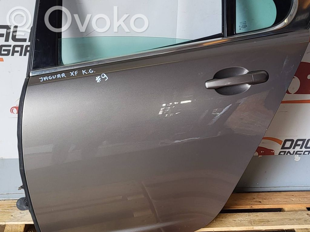 Jaguar XF X250 Puerta trasera 