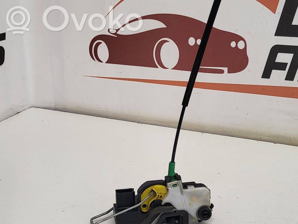 Opel Astra J Cerradura de puerta trasera 