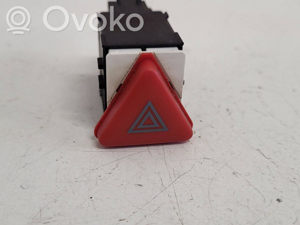 Skoda Fabia Mk1 (6Y) Avārijas lukturu slēdzis 
