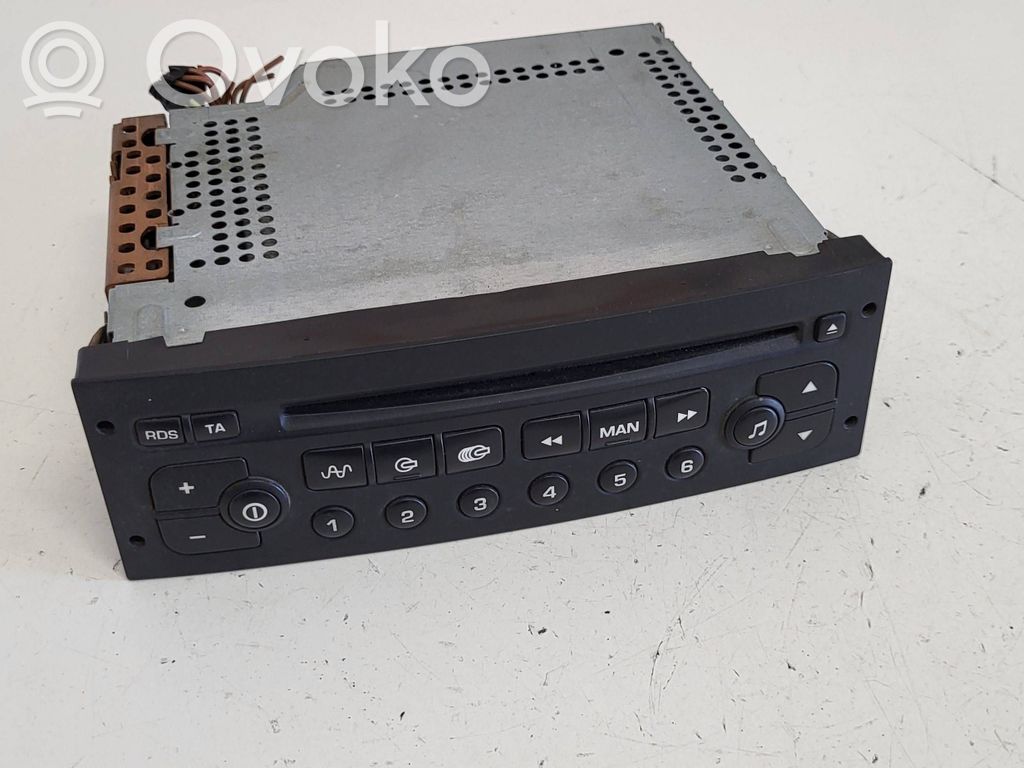 Panel / Radioodtwarzacz CD/DVD/GPS   22RC28065,VDJ0016446