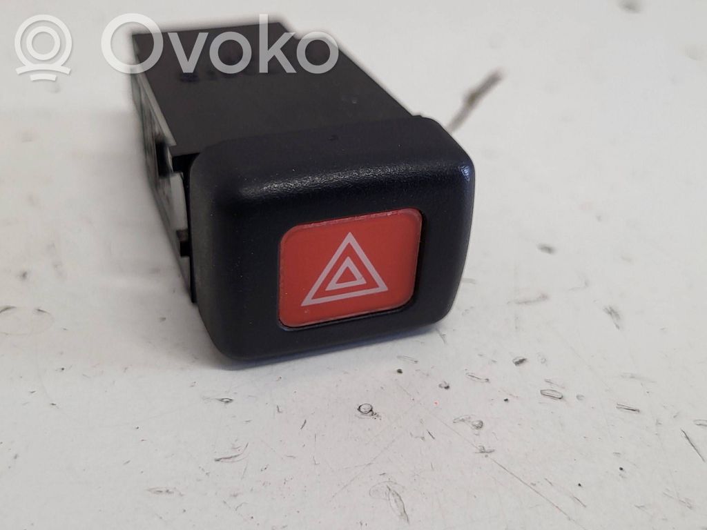 Przycisk świateł awaryjnych   MR270315