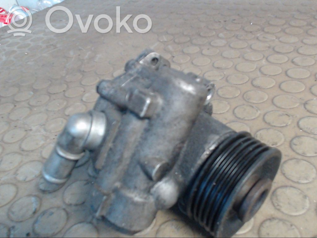 Ford Mondeo MK II Ohjaustehostimen pumppu 