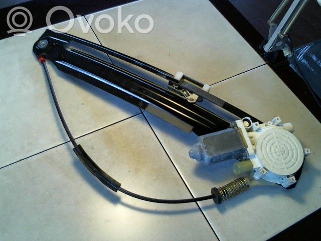 BMW 5 E39 Meccanismo di sollevamento del finestrino posteriore senza motorino