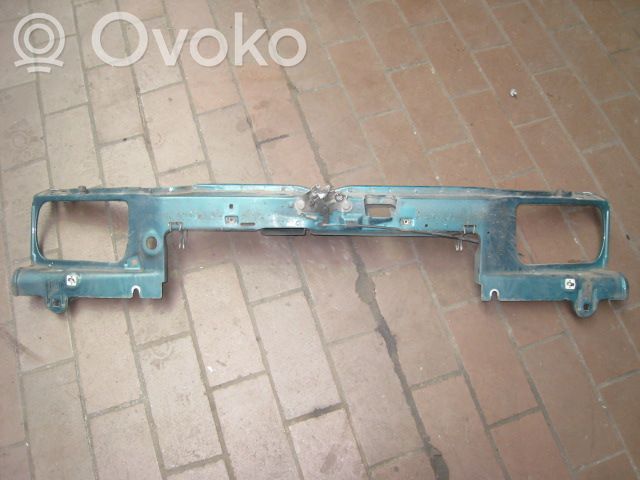 Citroen Saxo Radiatoru paneļa augšējā daļa (televizors) 
