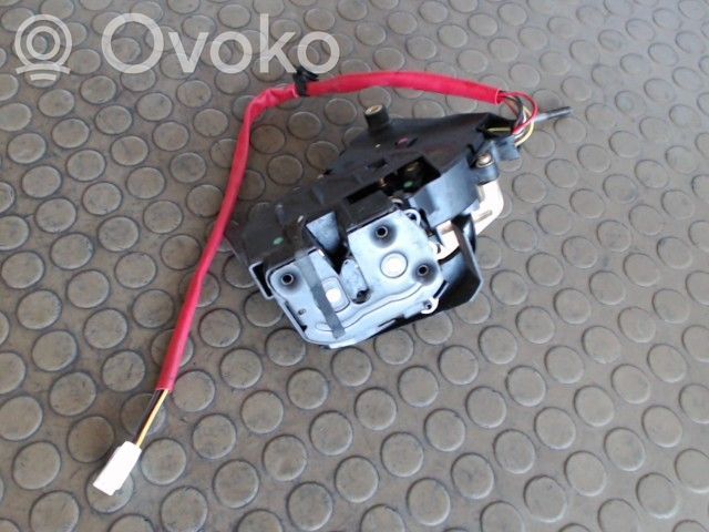 Mazda 323 Etuoven lukko 