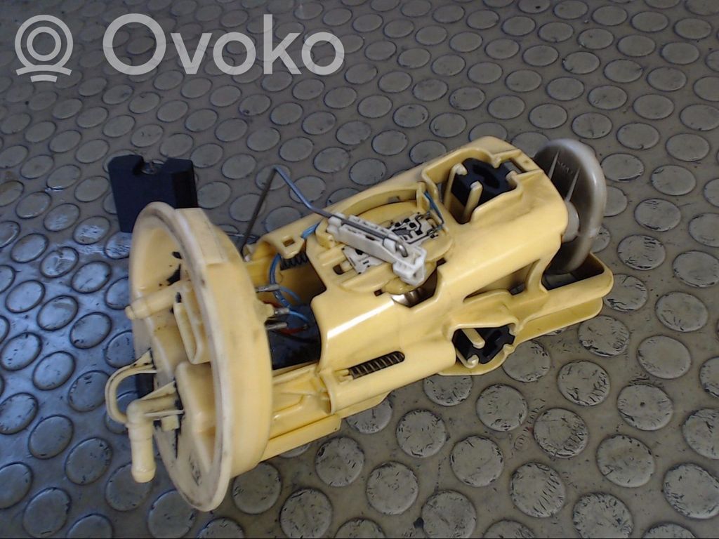 BMW 3 E46 Fuel injection high pressure pump 