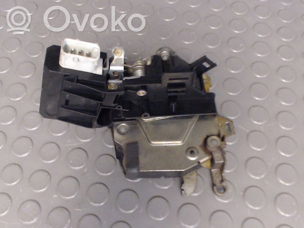 BMW 5 E39 Front door lock 