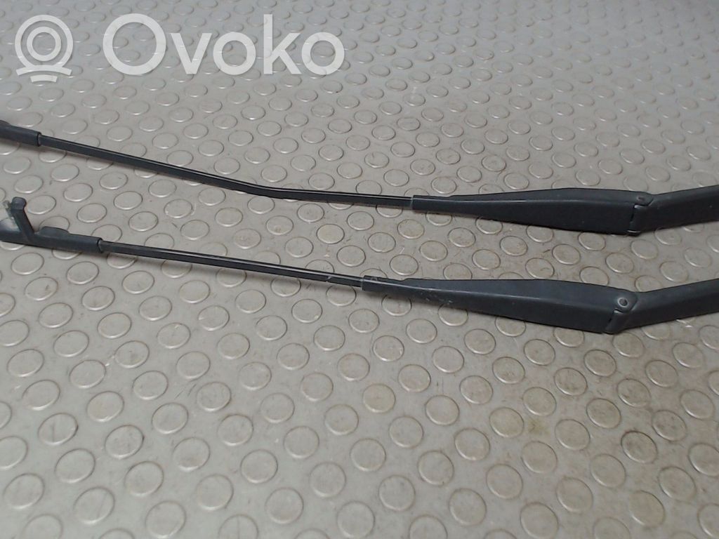 Ford Focus Ramię wycieraczki szyby przedniej / czołowej 