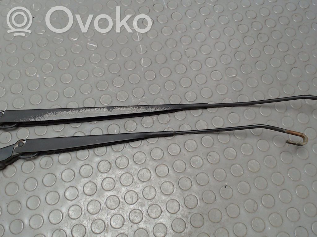 Citroen C2 Front wiper blade arm 