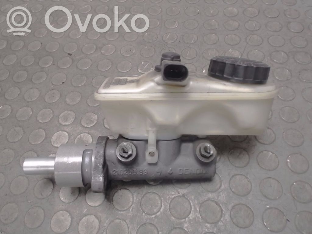 Volkswagen Polo III 6N 6N2 6NF Pääjarrusylinteri 