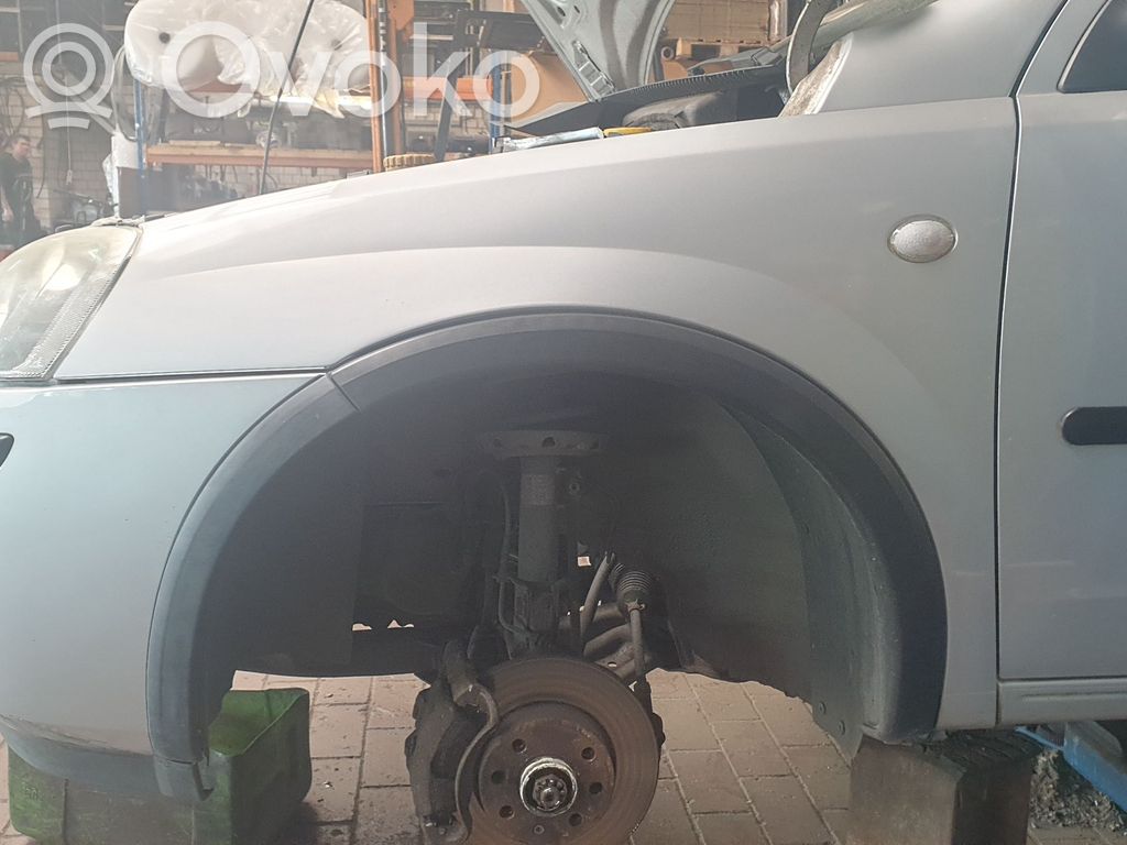 Opel Corsa C Sparnas 