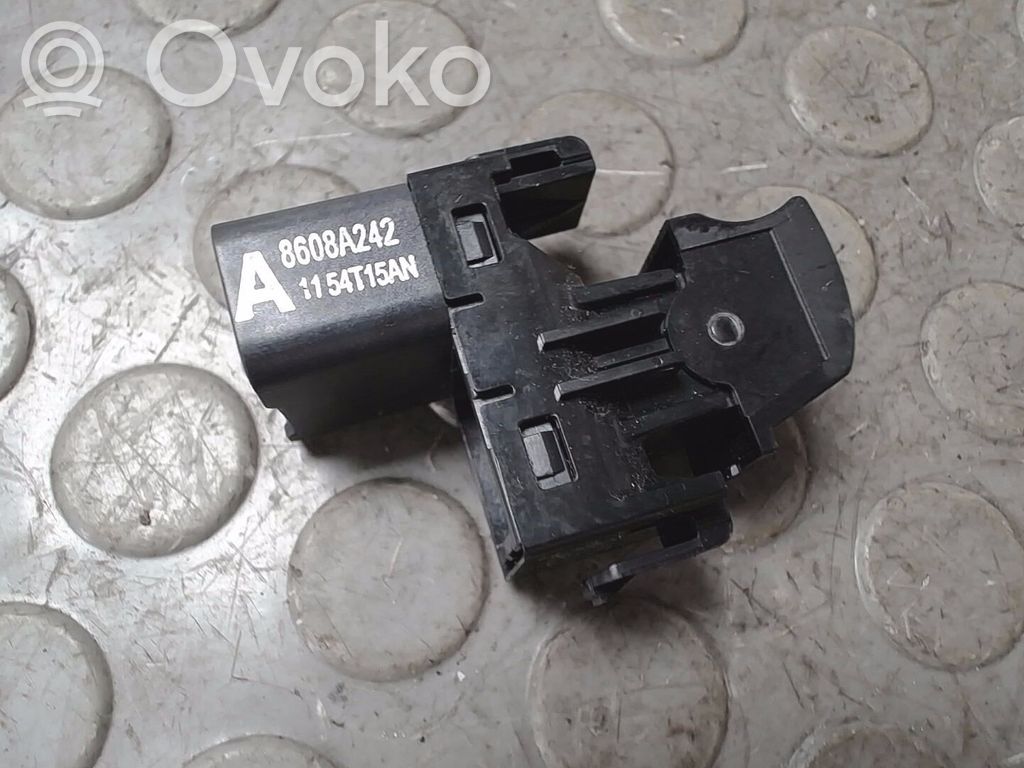 Interruptor del elevalunas eléctrico   8608A242,NICHTZUTREFFEND