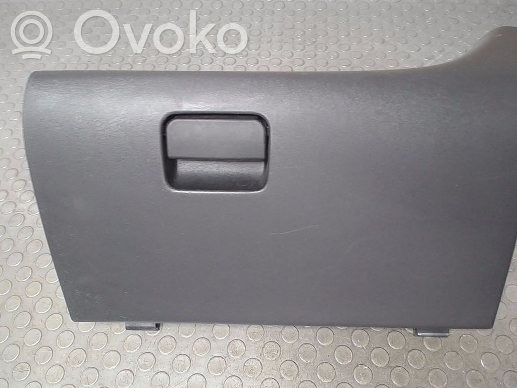 Mitsubishi Space Star Juego guantera 