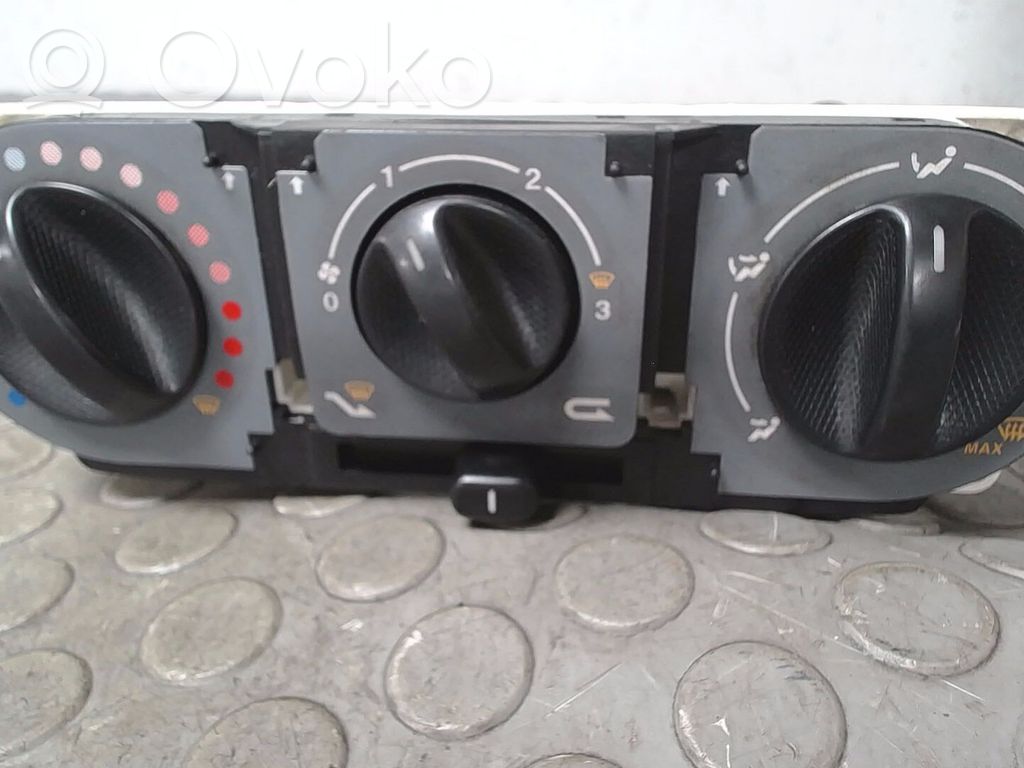 Unidad de control climatización   NICHTZUTREFFEND